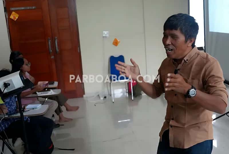 Hari-hari Panjang Hotli Simanjuntak di Kelas Sekolah Jurnalisme Parboaboa (SJP) Pematangsiantar