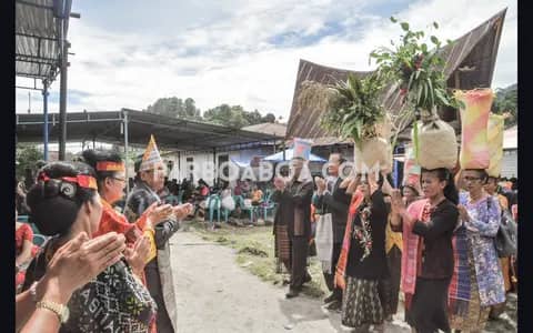 Mangongkal Holi, Prosesi Adat yang sudah Dikristenkan