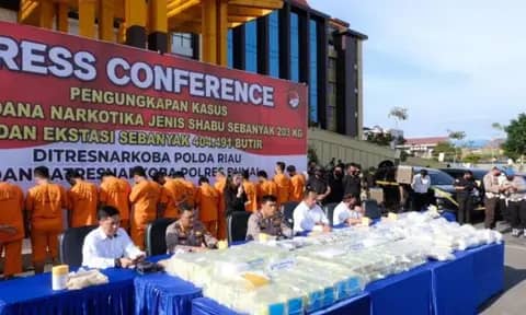 Hanya dalam 4 Hari, Polda Riau Berhasil Ungkap 203 Kg Sabu dan 400 Ribu Ekstasi