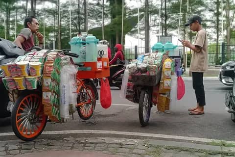 Menyusuri Jalan Hidup Pedagang Kopi Starling di Gading Serpong