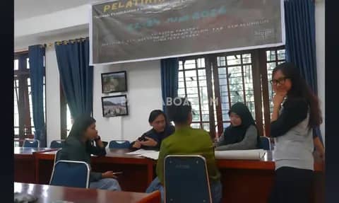 Belajar Riset Etnografi di Markas KSPPM Parapat