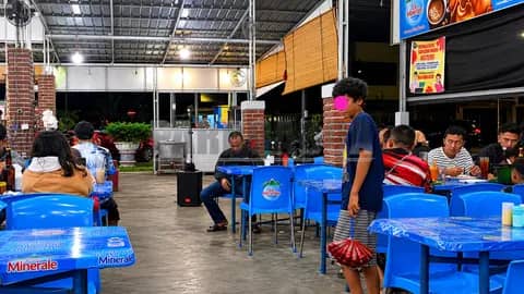 Masa Kecil yang Dijual Per Bungkus