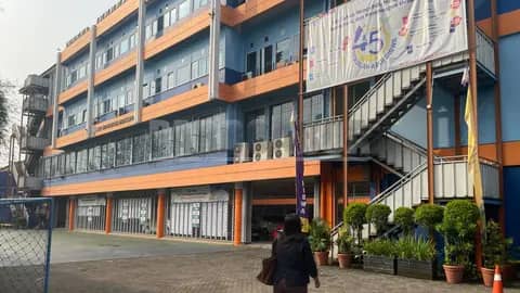 Ironi Guru Honorer di Jakarta: Kerja Luar Biasa, Gaji Pas-Pasan