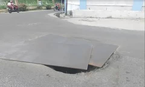 Warga Pematang Siantar Resah, Lubang Menganga di Jalan Sibolga Tak Kunjung Diperbaiki