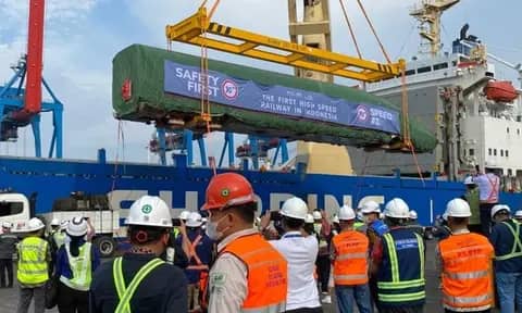 Sedikit lagi, Indonesia Bakal Jadi Negara Yang Memiliki Kereta Cepat di ASEAN