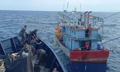 Tidak Punya Izin Berusaha, 9 Kapal Ikan Indonesia Ditangkap di Perairan Batam-Makassar