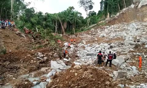 Longsor di Simalungun Putuskan Saluran Air Bersih, Warga Durian Banggal Terpaksa Tampung Air Hujan