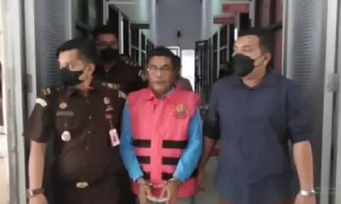 Hindari Penyidikan, Mantan Camat tersangka kasus Korupsi di Riau Pura-pura Gila