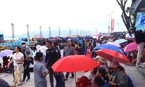 Antusias Penonton Aquabike Jetski World Championship 2023 Tetap Membara Meski Hujan Melanda