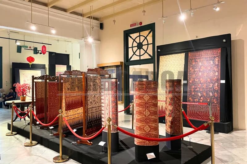 Sejumlah koleksi di Museum Tekstil (Foto: PARBOABOA/Defri Ngo)