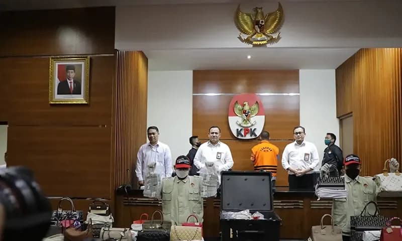 KPK minta masyarakat ikut terlibat telusuri aset Rafael Alun Trisambodo hasil dugaan Tindak Pidana Pencucian Uang (TPPU). (Foto: KPK)