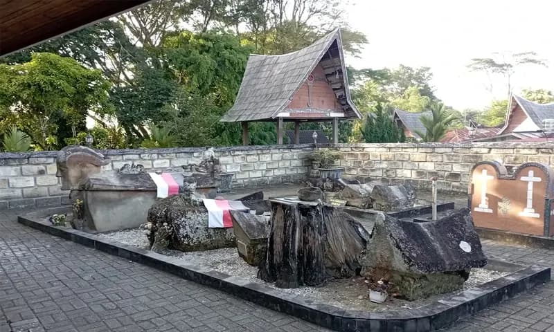Suasana makam Kerajaan Sidabutar di Tomok. (Foto: PARBOABOA/David Rumahorbo