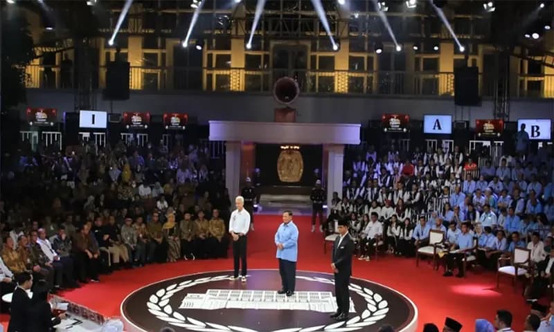 Komisi Pemilihan Umum menyelenggarakan Debat Perdana Capres 2024. (Sumber Foto: KPU)