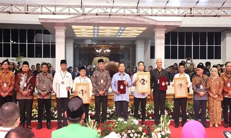Capres-Cawapres 2024 usai mendapatkan nomor urut untuk Pilpres 2024 di KPU. (Sumber Foto: KPU)
