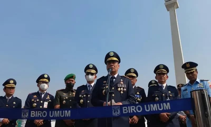Wagub DKI Ariza dan Jajaran Pemprov DKI di Monas (Foto: detik.com/Anggi)