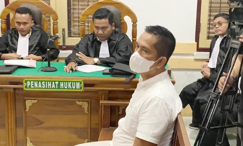 Terdakwa AKBP Achiruddin Hasibuan mengaku ikhlas menerima vonis 6 bulan penjara dan belum memikirkan untuk banding. (Foto: PARBOABOA/Ilham Pradilla)