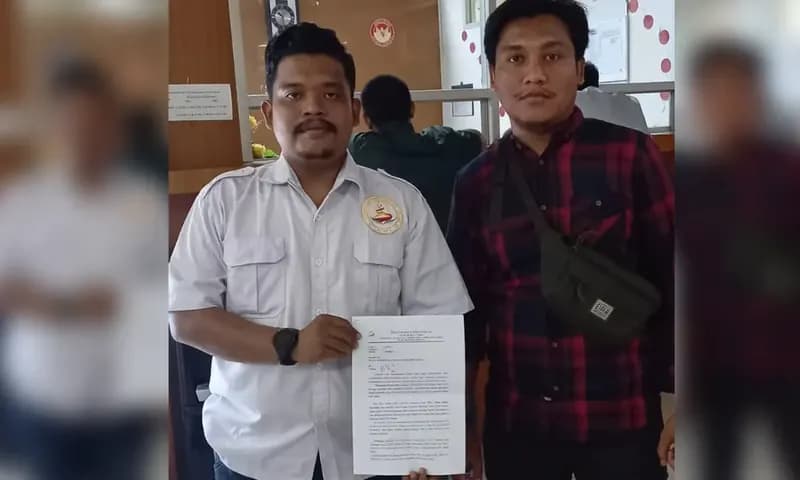 Presidium PPI Sumut, Muhammad Alpin Azhar Lubis, melaporkan Ketua DPRD Medan, Hasyim, ke Badan Kehormatan Dewan (BKD), Jumat (17/03/2023). (Foto: Dok. PPI Sumut)