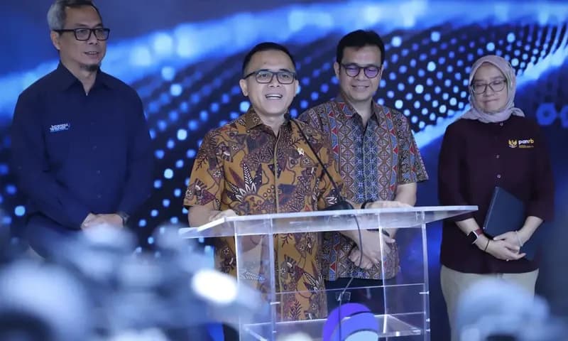 Menteri Pendayagunaan Aparatur Negara dan Reformasi Birokrasi (PANRB), Abdullah Azwar Anas bersama tim PANRB. (Foto:Humas PANRB)