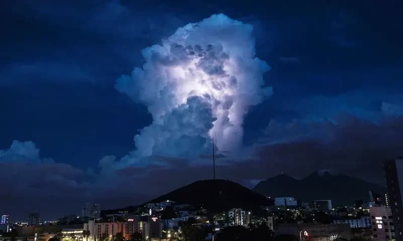 Ilustrasi awan cumulonimbus (Foto: Pexels/andreahinojosa)