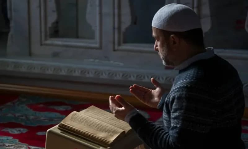 Bacaan sholat Muhammadiyah (Foto: Pexels)