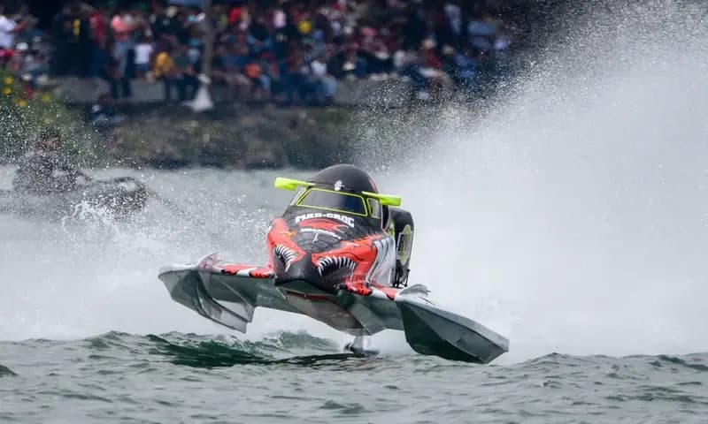 Saat ajang balap perahu F1H2O/Powerboat yang digelar di Danau Toba, Minggu, (26/02/2023). (Foto: Parboaboa)