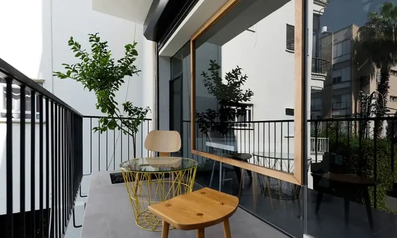 Balkon rumah minimalis, foto: Design.ID