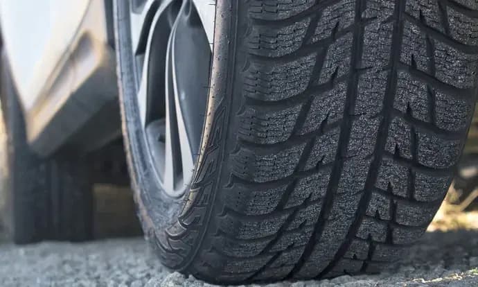 Ban mobil yang terawat akan membuat nyaman dan aman dalam berkendara.