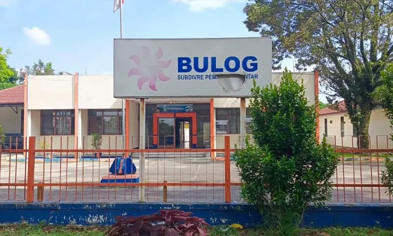 Kantor BULOG Cabang Pematangsiantar Jl. Asahan No.29, Kec. Siantar, Kabupaten Simalungun, Sumatera Utara (Foto: Parboaboa/Jeff Gultom)