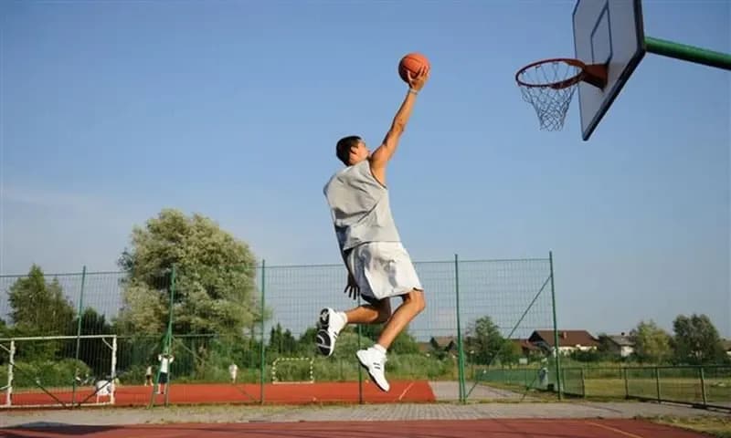 Ilustrasi Bermain Basket (Dok. mldspot)