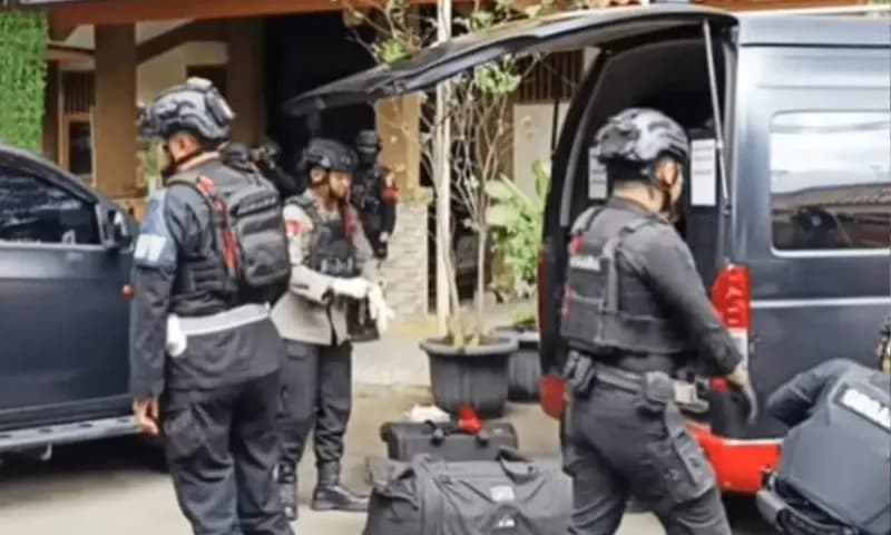 Tim Jibom Langsung Dikerahkan ke SMAN 72 Jakarta (Foto: Dok. Humas Polri)