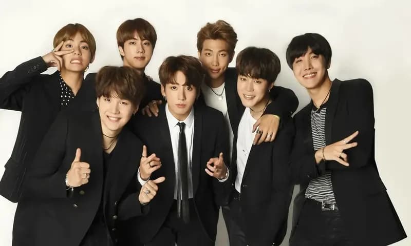 Ketujuh member BTS (Foto: wallpaperaccess)