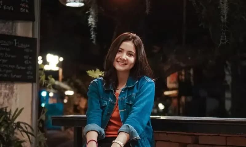 Profil dan Biodata Bulan Sutena (Instagram/@bulansutena)
