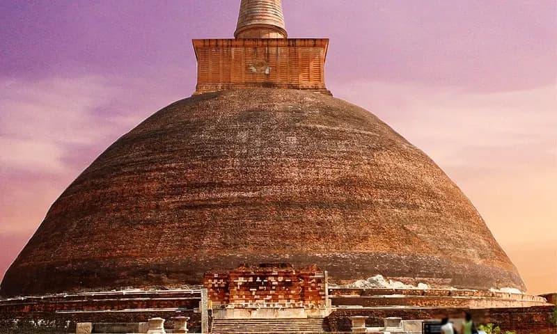 Jetavaranamaya menjadi salah satu candi terbesar di dunia yang terletak di Srilanka (wikimedia.org)