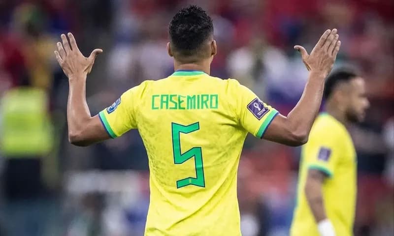Thiago Silva dan Neymar absen dalam pertandingan FIFA Matchday Maret 2023 bersama Timnas Brasil. Tanpa keduanya, Tim Samba menunjuk Casemiro sebagai kapten baru untuk pertandingan tersebut. (Foto: Instagram/@casemiro)