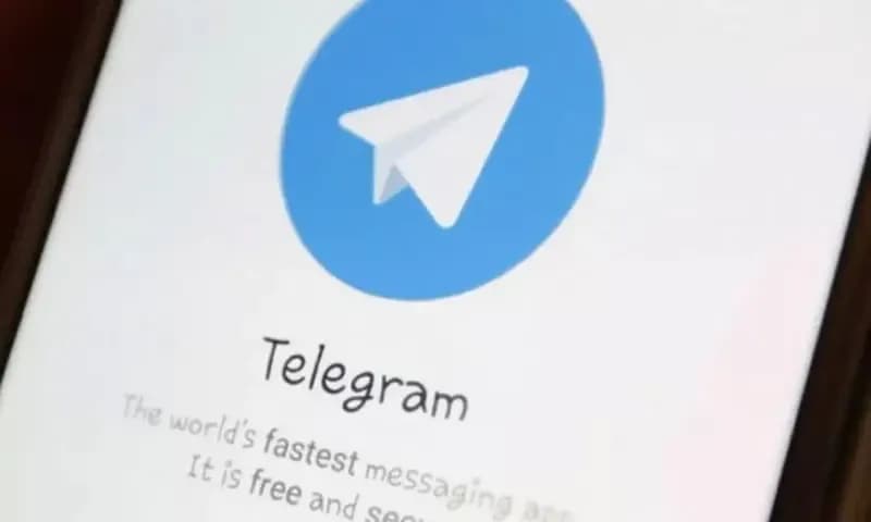 Ilustrasi cara menggunakan font cuping di Telegram