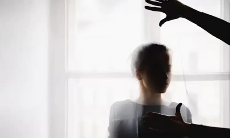 Seorang mahasiswa di Undip Semarang membuat dan menyebarkan video serta foto cabul hasil manipulasi wajah menggunakan AI (Foto: Unsplash)