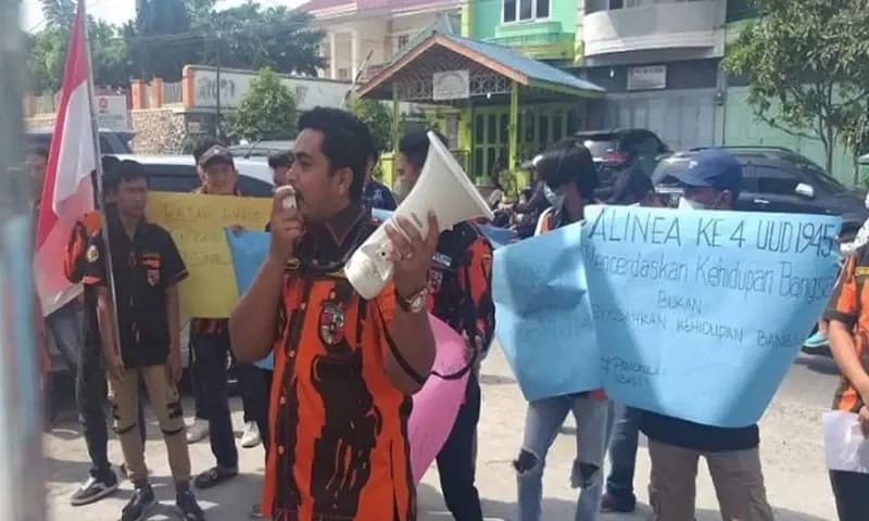 Sapma Pemuda Pancasila demo Kantor Kejari Simalungun (Sindonews)