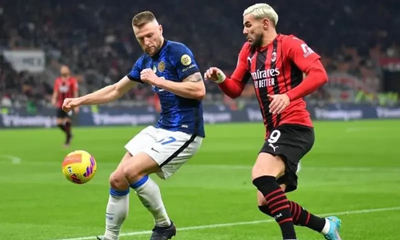 Derbi Milan antara AC Milan vs Inter Milan di semifinal Coppa Italia leg pertama berakhir imbang (Reuters: Danielle Mascolo)