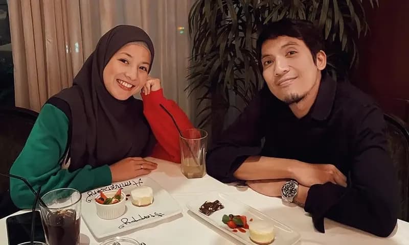 Komedian Deddy Mahendra Desta telah mengajukan gugatan cerai terhadap istrinya, Natasha Rizki, di Pengadilan Agama (PA) Jakarta Selatan pada 11 Mei 2023 lalu. (Foto: Instagram @desta80s)