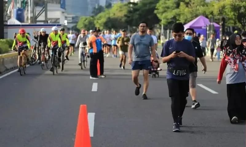 Suasana kegiatan Hari Bebas Kendaraan Bermotor (HBKB) atau Car Free Day (CFD) di Jalan MH Thamrin-Sudirman, Minggu (11/12/2022). (Foto: Instagram/@dalops_dishubdkijakarta)