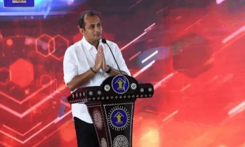 Anggota DPR RI mempertanyakan kehadiran Wamenkumham, Eddy Hiariej dalam raker karena masih berstatus tersangka. (Foto: Instagram/@eddyhiariej)