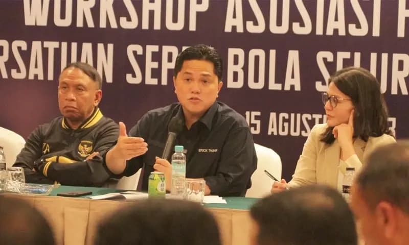 Ketua Umum Persatuan Sepakbola Indonesia (PSSI), Erick Thoir dalam workshop dengan 34 Asosiasi Provinsi seluruh Indonesia di Hotel Sultan, Jakarta Selasa (15/8/2023). (Foto: PSSI)