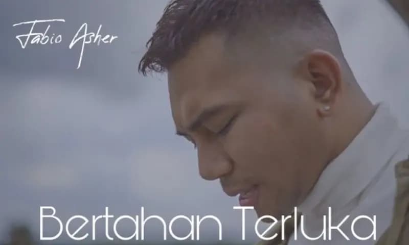 Chord Bertahan Terluka â€“ Fabio Asher (Foto: YouTube/FabioAsher)