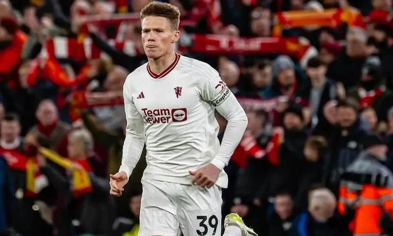 Klub Premier League, Fulham, dilaporkan sangat serius untuk mendatangkan gelandang Manchester United, Scott McTominay, pada bursa transfer musim panas ini. The Cottagers dikabarkan akan segera mengajukan tawaran kedua untuk mendapatkan tanda tangan pemain