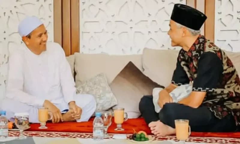 Polemik video azan maghrib yang menampakkan wajah Ganjar Pranowo. (Foto: Instagram/@ganjarpranowo)