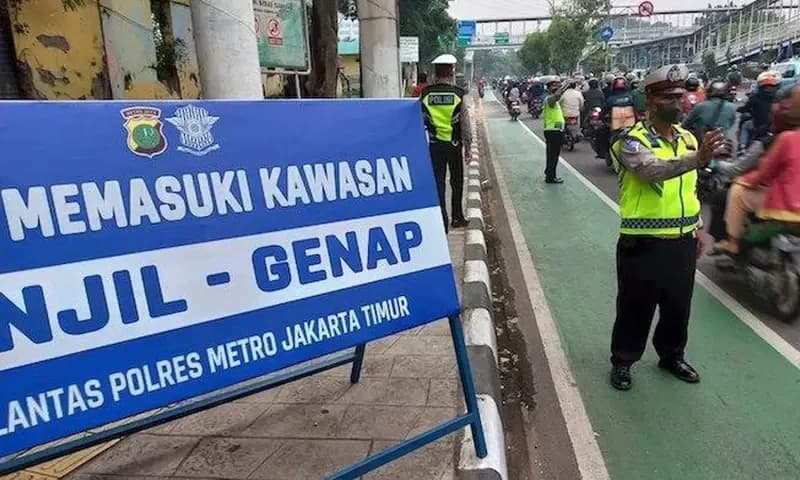 Kapolri Listyo Sigit Prabowo mengusulkan untuk menerapkan ganjil genap bagi kendaraan roda dua non-listrik guna menekan polusi udara di Jakarta. (Foto: TMC Polda Metro Jaya)