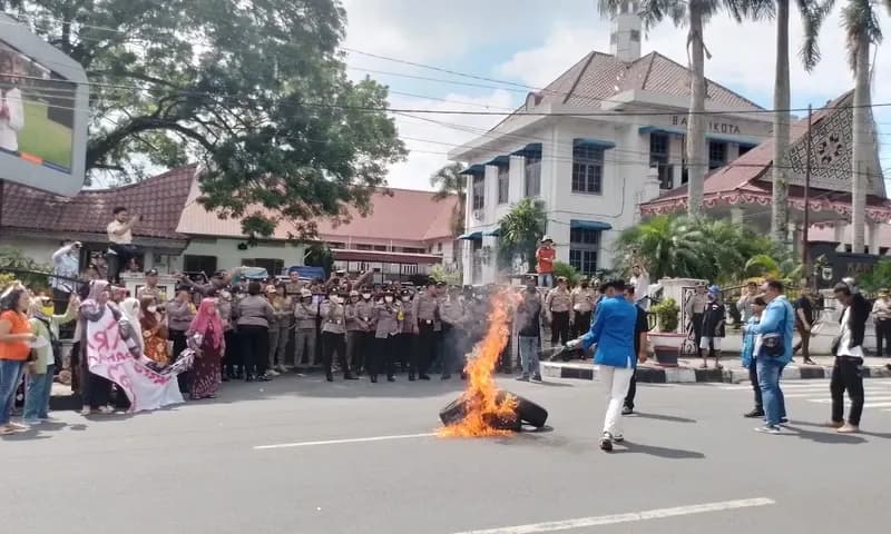Aksi lanjutan GEMURUH tuntut penghapusan E Warung di Pematangsiantar, Sumatra Utara. (Foto: PARBOABOA/@Roy Syahputra)