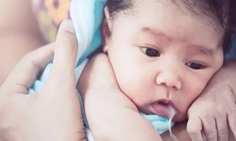 Ilustrasi bayi yang mengalami GERD (Dok: mamapapa.id)