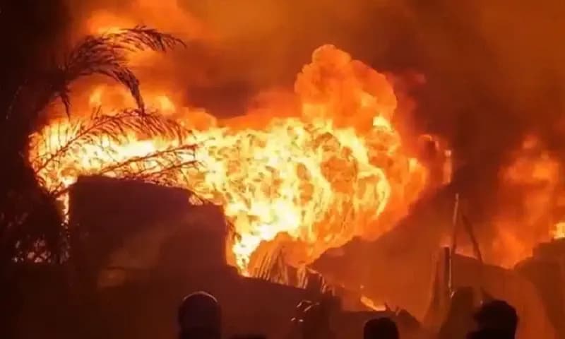 kebakaran gudang penyimpanan BBM di Medan Marelan (Foto iNews)