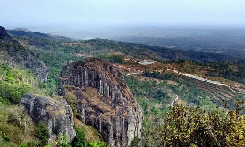 Destinasi wisata Gunung di Jogja, salah satunya Gunung Api Purba Nglanggeran, foto: superlive.id